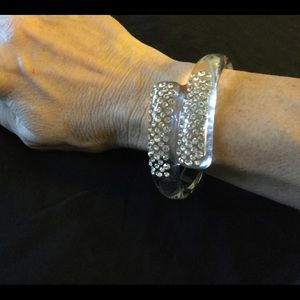 Beautiful Volpino lucite crystal bracelet. NWOT.